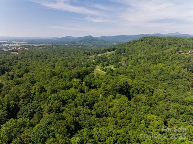 33 Deerhaven Lane, Asheville, NC 28803