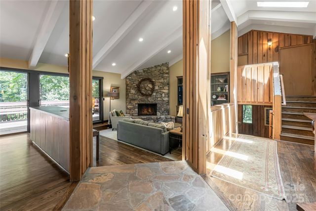 33 Deerhaven Lane, Asheville, NC 28803