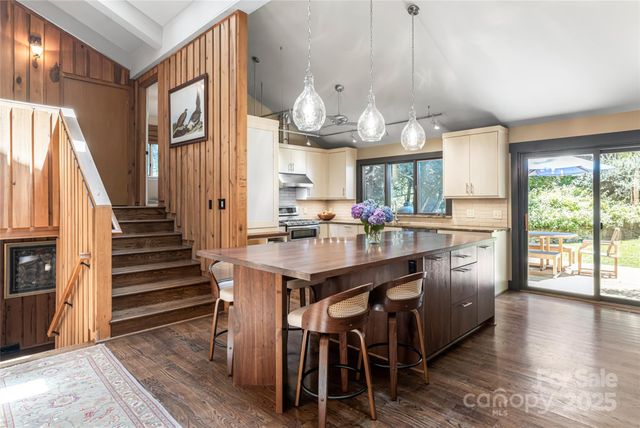 33 Deerhaven Lane, Asheville, NC 28803