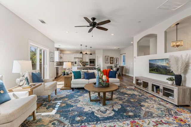 13042 Sweetbriar Ct, Auburn, CA 95603