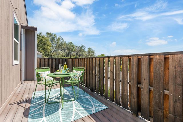 13042 Sweetbriar Ct, Auburn, CA 95603