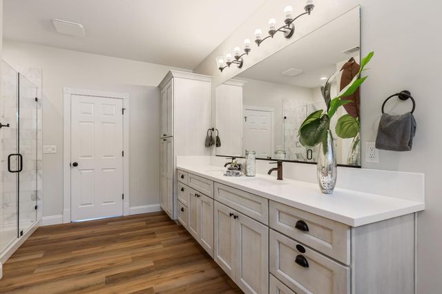 13042 Sweetbriar Ct, Auburn, CA 95603