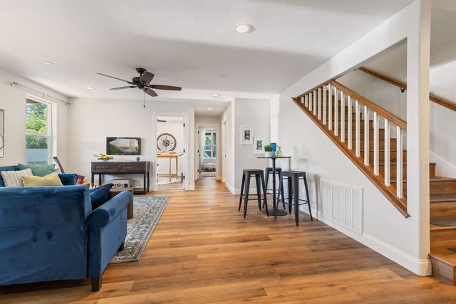 13042 Sweetbriar Ct, Auburn, CA 95603