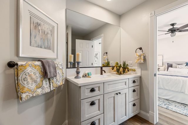 13042 Sweetbriar Ct, Auburn, CA 95603
