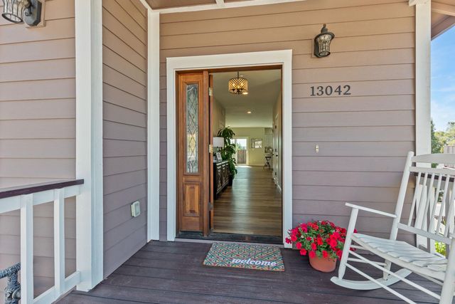 13042 Sweetbriar Ct, Auburn, CA 95603