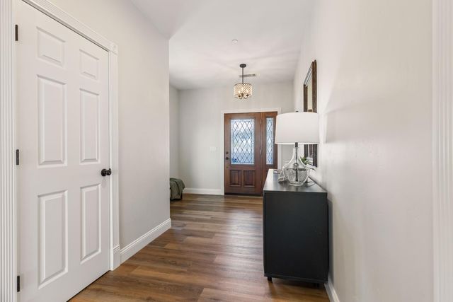 13042 Sweetbriar Ct, Auburn, CA 95603