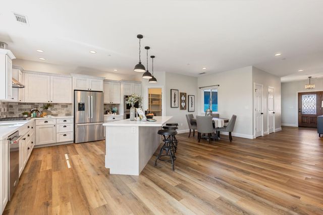 13042 Sweetbriar Ct, Auburn, CA 95603