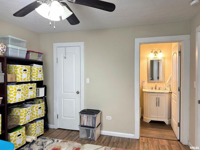 501 CEDAR CREEK Road, Makanda, IL 62958