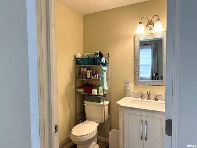 501 CEDAR CREEK Road, Makanda, IL 62958