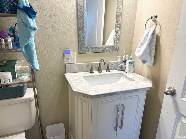 501 CEDAR CREEK Road, Makanda, IL 62958