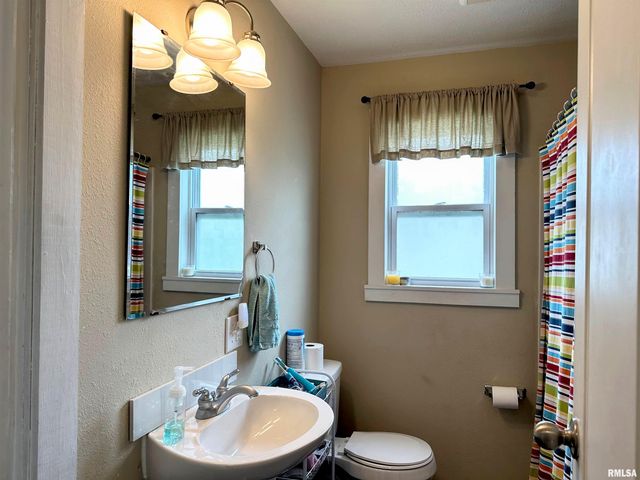 501 CEDAR CREEK Road, Makanda, IL 62958