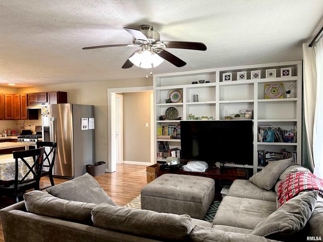 501 CEDAR CREEK Road, Makanda, IL 62958