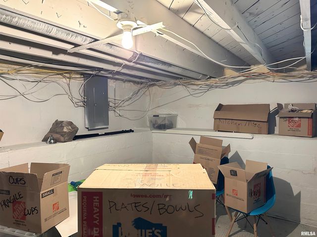 501 CEDAR CREEK Road, Makanda, IL 62958