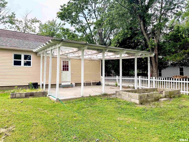 501 CEDAR CREEK Road, Makanda, IL 62958