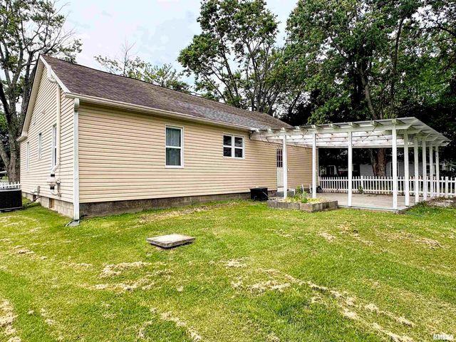 501 CEDAR CREEK Road, Makanda, IL 62958