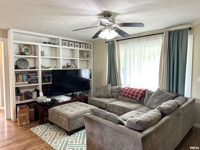 501 CEDAR CREEK Road, Makanda, IL 62958