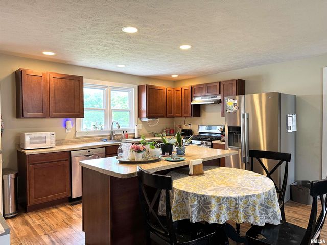 501 CEDAR CREEK Road, Makanda, IL 62958