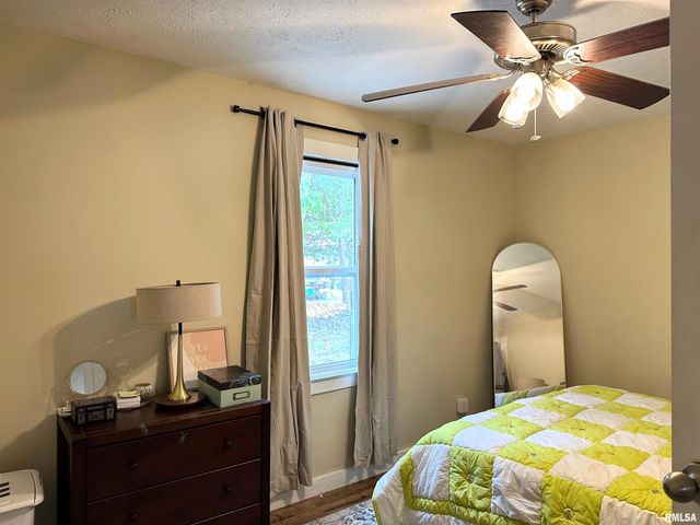 501 CEDAR CREEK Road, Makanda, IL 62958