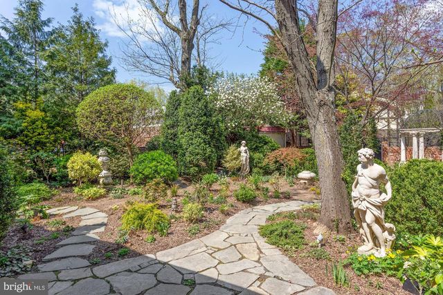 3743 UPTON ST NW, Washington, DC 20016