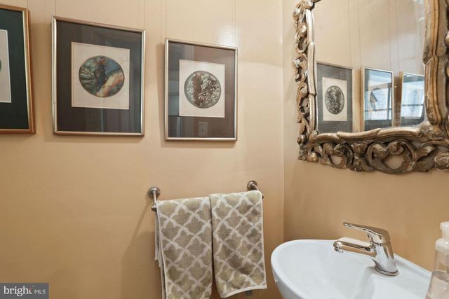 3743 UPTON ST NW, Washington, DC 20016