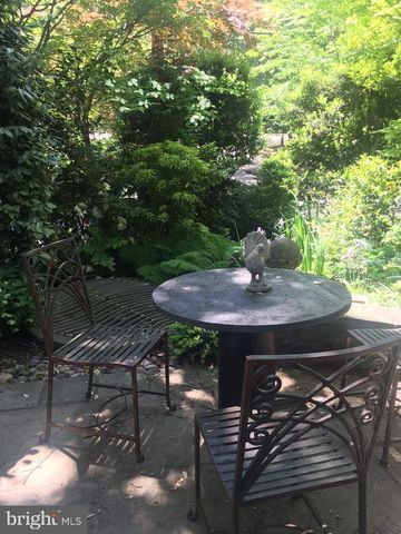 3743 UPTON ST NW, Washington, DC 20016