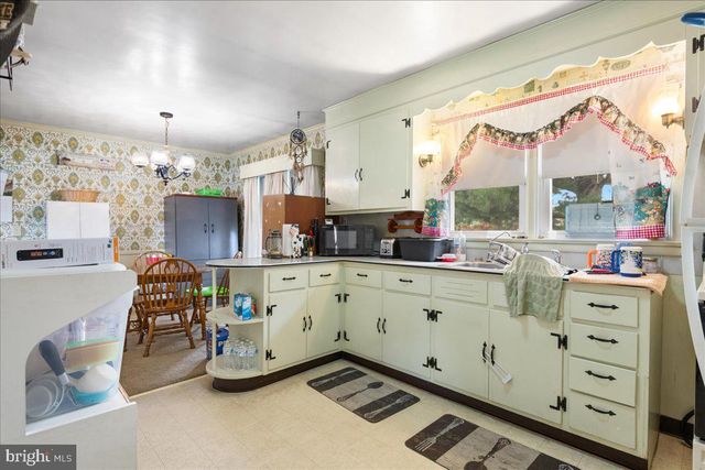 9710 DRIFTWOOD LN, Hagerstown, MD 21740