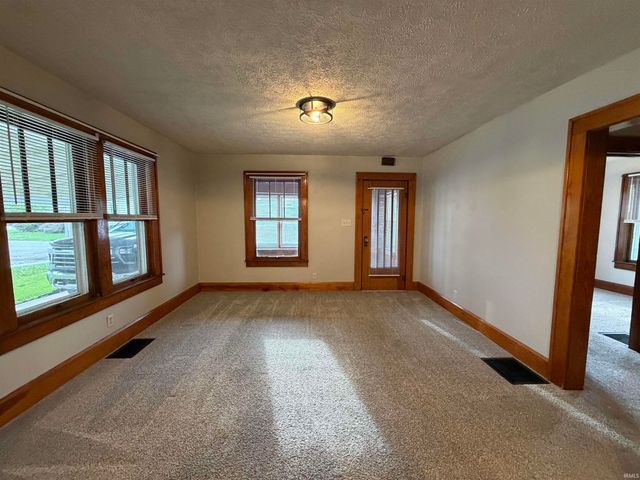 105 P Street, Bedford, IN 47421
