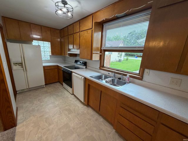 105 P Street, Bedford, IN 47421