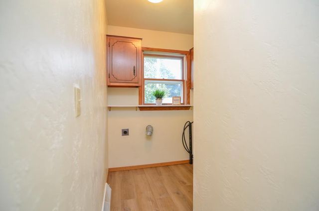 1724 N ULLMAN STREET, Appleton, WI 54911