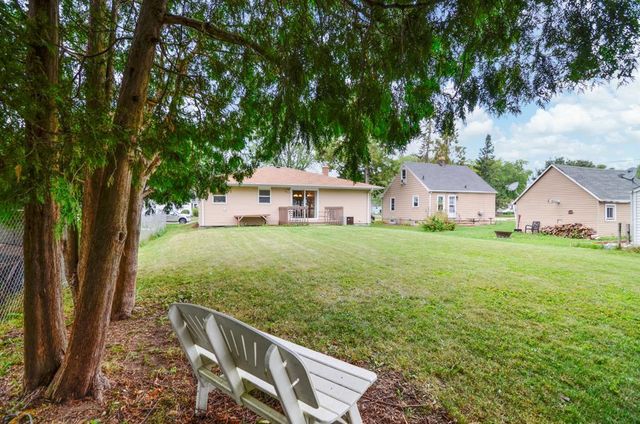 1724 N ULLMAN STREET, Appleton, WI 54911