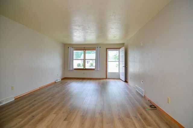 1724 N ULLMAN STREET, Appleton, WI 54911