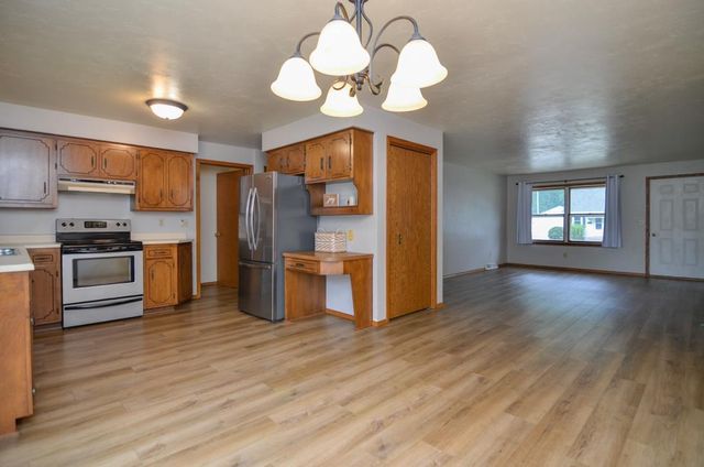1724 N ULLMAN STREET, Appleton, WI 54911