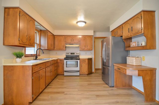 1724 N ULLMAN STREET, Appleton, WI 54911