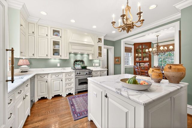 3519 Woodmont Blvd, Nashville, TN 37215