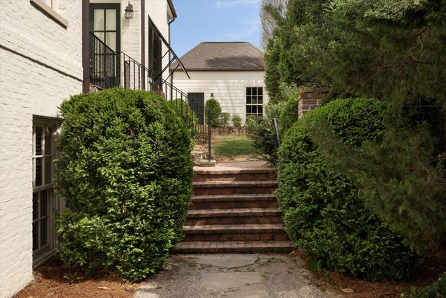 3519 Woodmont Blvd, Nashville, TN 37215