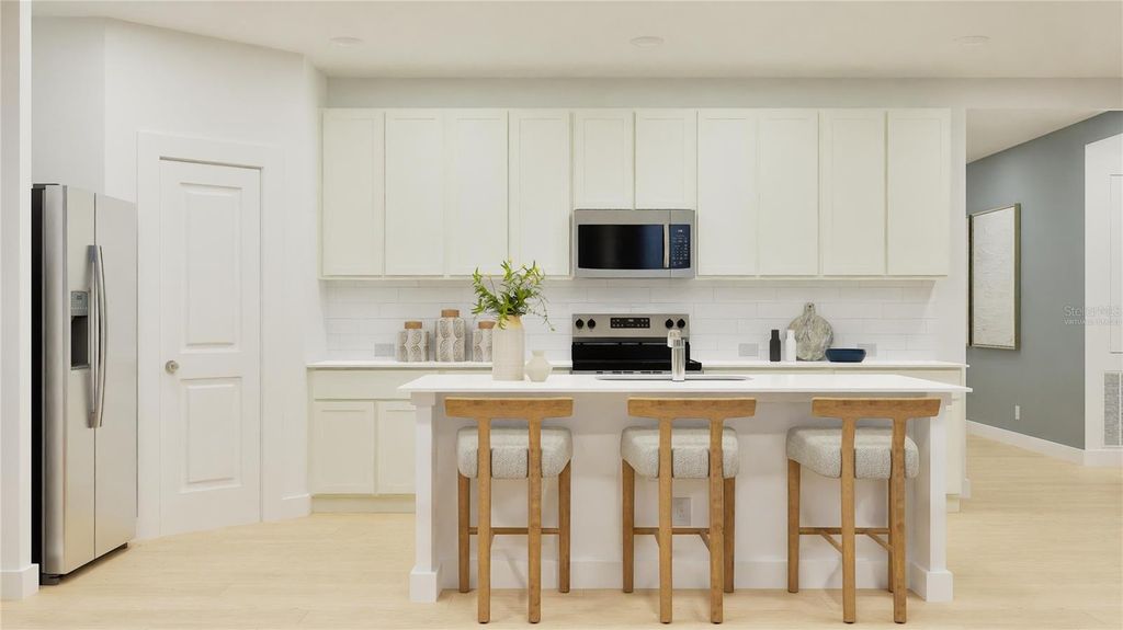 Image 2 of property listing at 873 TUNDRA LOOP, Groveland, FL 34736