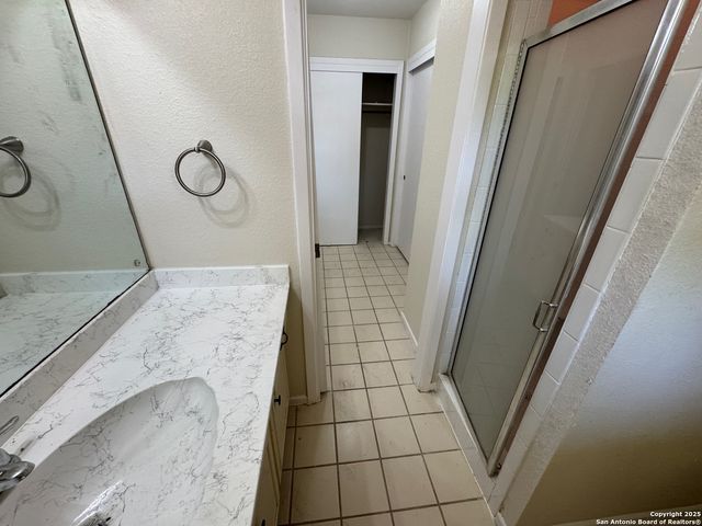 409 FENWICK DR, Windcrest, TX 78239
