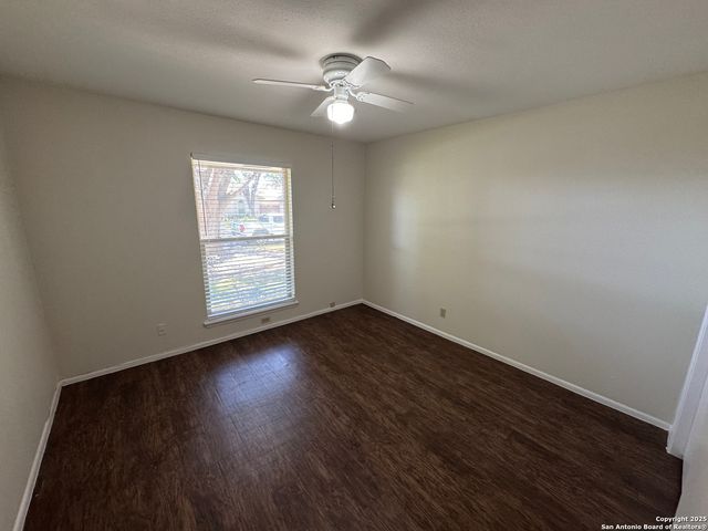409 FENWICK DR, Windcrest, TX 78239