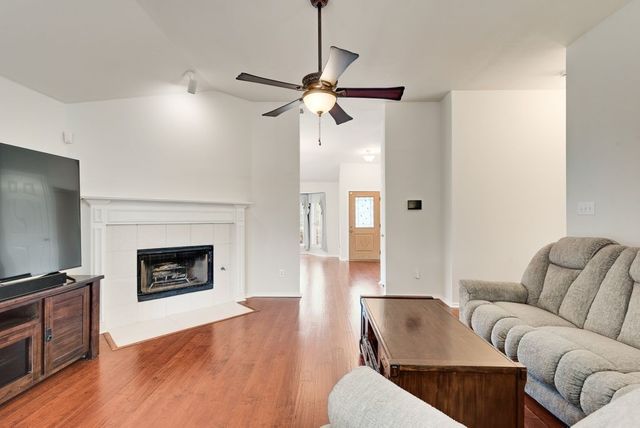 425 Alpine Drive, Desoto, TX 75115