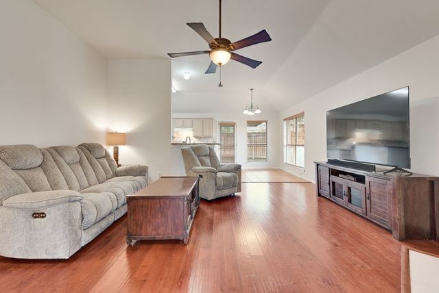 425 Alpine Drive, Desoto, TX 75115