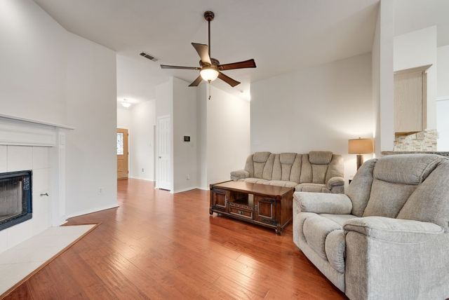 425 Alpine Drive, Desoto, TX 75115