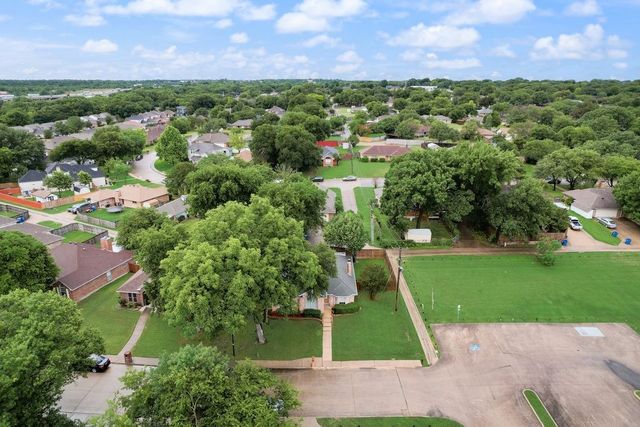 425 Alpine Drive, Desoto, TX 75115