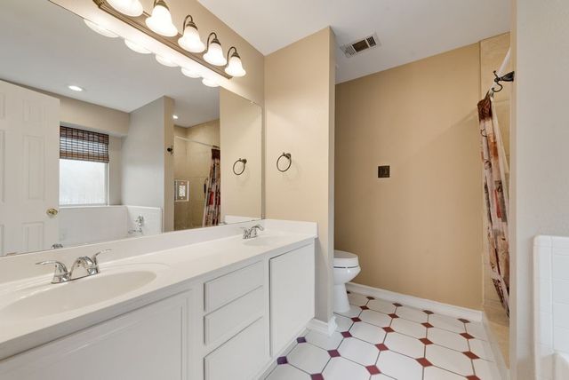 425 Alpine Drive, Desoto, TX 75115