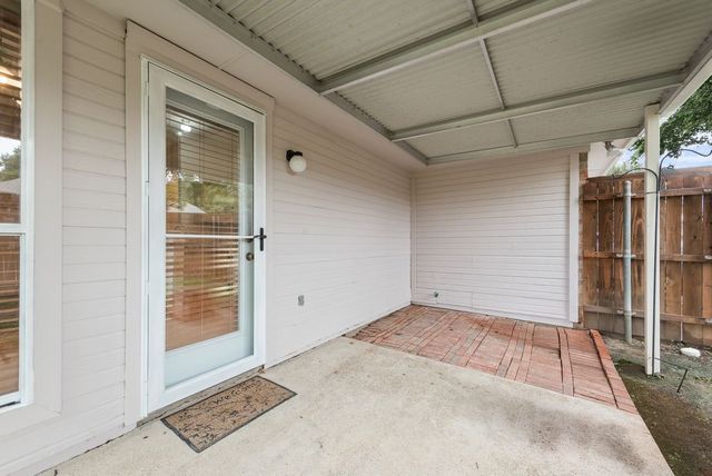 425 Alpine Drive, Desoto, TX 75115