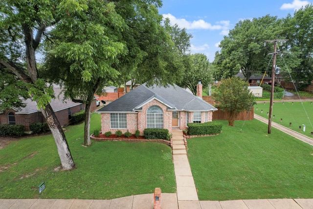 425 Alpine Drive, Desoto, TX 75115