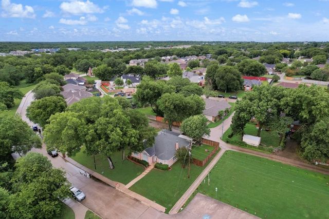425 Alpine Drive, Desoto, TX 75115