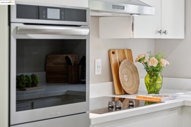 4258 Maple Ave, Oakland, CA 94602