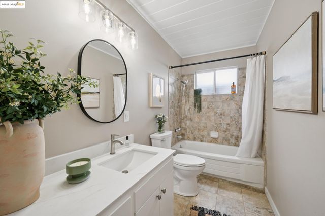 4258 Maple Ave, Oakland, CA 94602