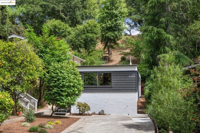 4258 Maple Ave, Oakland, CA 94602