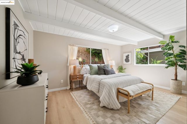 4258 Maple Ave, Oakland, CA 94602